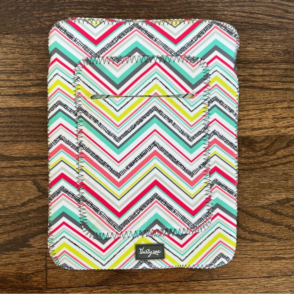 31 Thirty-One Tote a Tablet Case Ipad Kindle Nook Party Punch Chevron